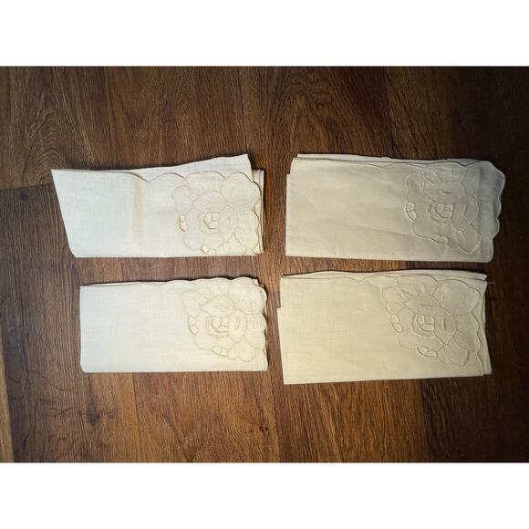 Lot of 4 vintage Hankerchiefs - Picture 8 of 16